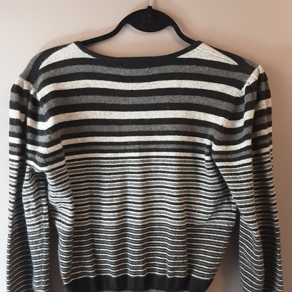 CYC Black White Grey Striped V-neck Sweater, Cotton Cashmere Blend | Med - Picture 8 of 14